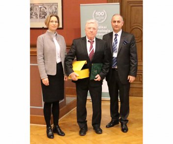 Elismerésben részesülők - Dr. Csikós János - Mediagnost Kft.  ügyvezető igazgatója